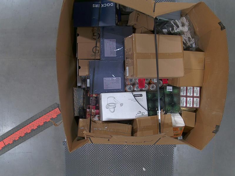 TRUCKLOAD of AMZ Smalls/Mediums - Apple iPhone 13 Pro, Zuiko Telephoto Lens, Delta Albion Faucet