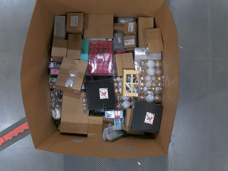 TRUCKLOAD of AMZ Smalls/Mediums - Apple iPhone 13 Pro, Zuiko Telephoto Lens, Delta Albion Faucet