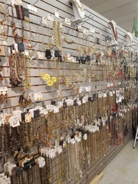 200 Massive Jewelry Overstock Blowout Stunning Pieces