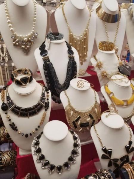 200 Massive Jewelry Overstock Blowout Stunning Pieces