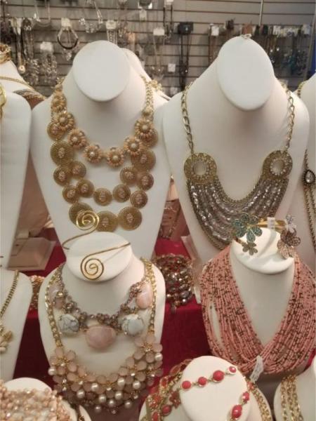 200 Massive Jewelry Overstock Blowout Stunning Pieces