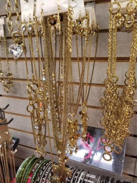200 Massive Jewelry Overstock Blowout Stunning Pieces