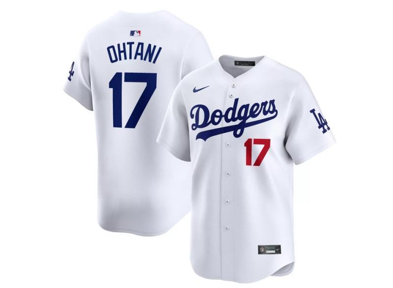 3 Pallets of Diamond Sports, Apparel, & Accessories