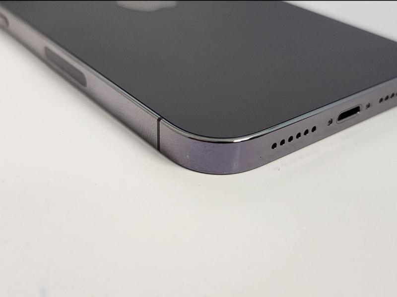 Box of Apple iPhones - (Grade A - Unlocked)