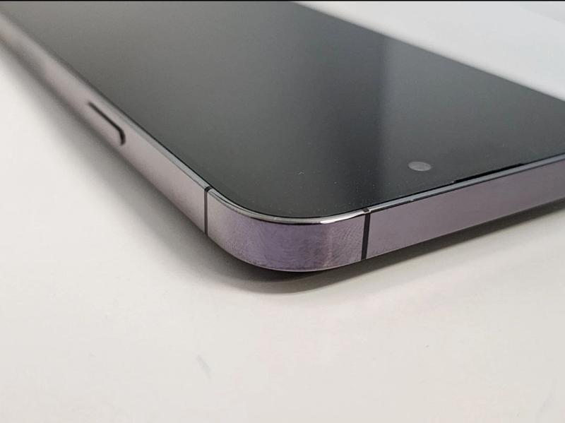 Box of Apple iPhones - (Grade A - Unlocked)