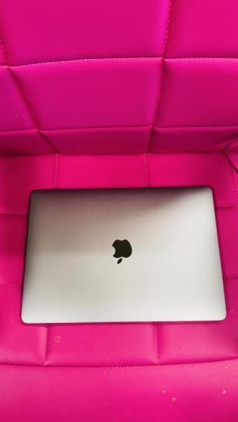 Apple MacBook Pro, 13 units