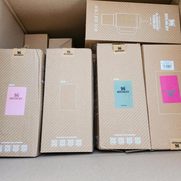 (53) Stanley Quencher 40oz Assorted Colors & Styles